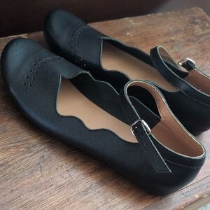 Women's Black Scalloped Mary Jane Flats with Buckle Strap